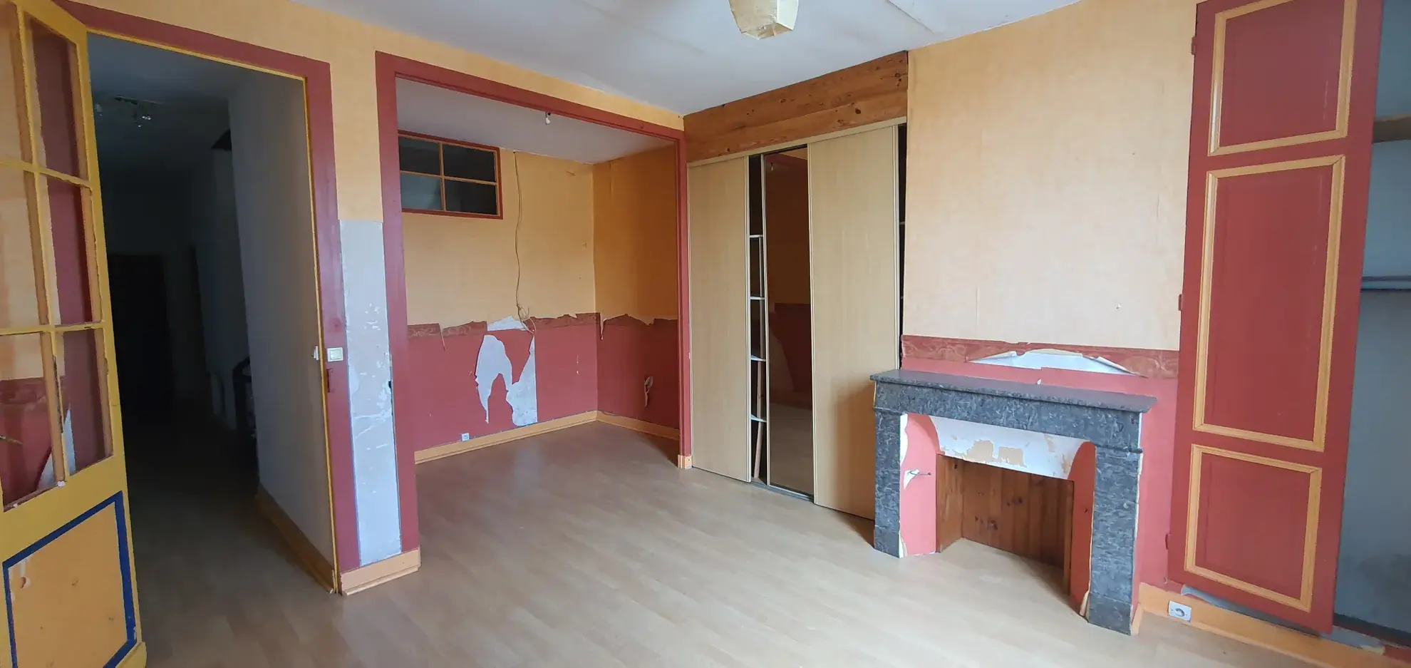 Maison ancienne à rénover à Damazan avec garage et potentiel locatif 