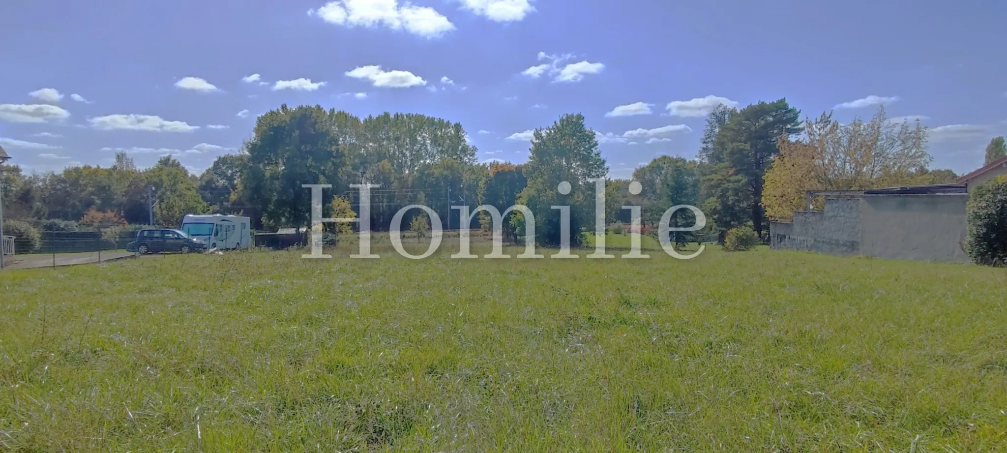 Terrain constructible de 1 530 m² à La Croix-en-Touraine, proche Amboise 