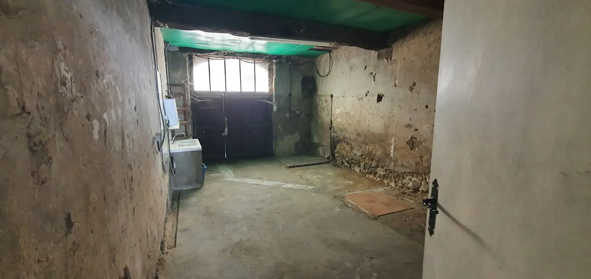 Maison ancienne à rénover à Damazan avec garage et potentiel locatif 