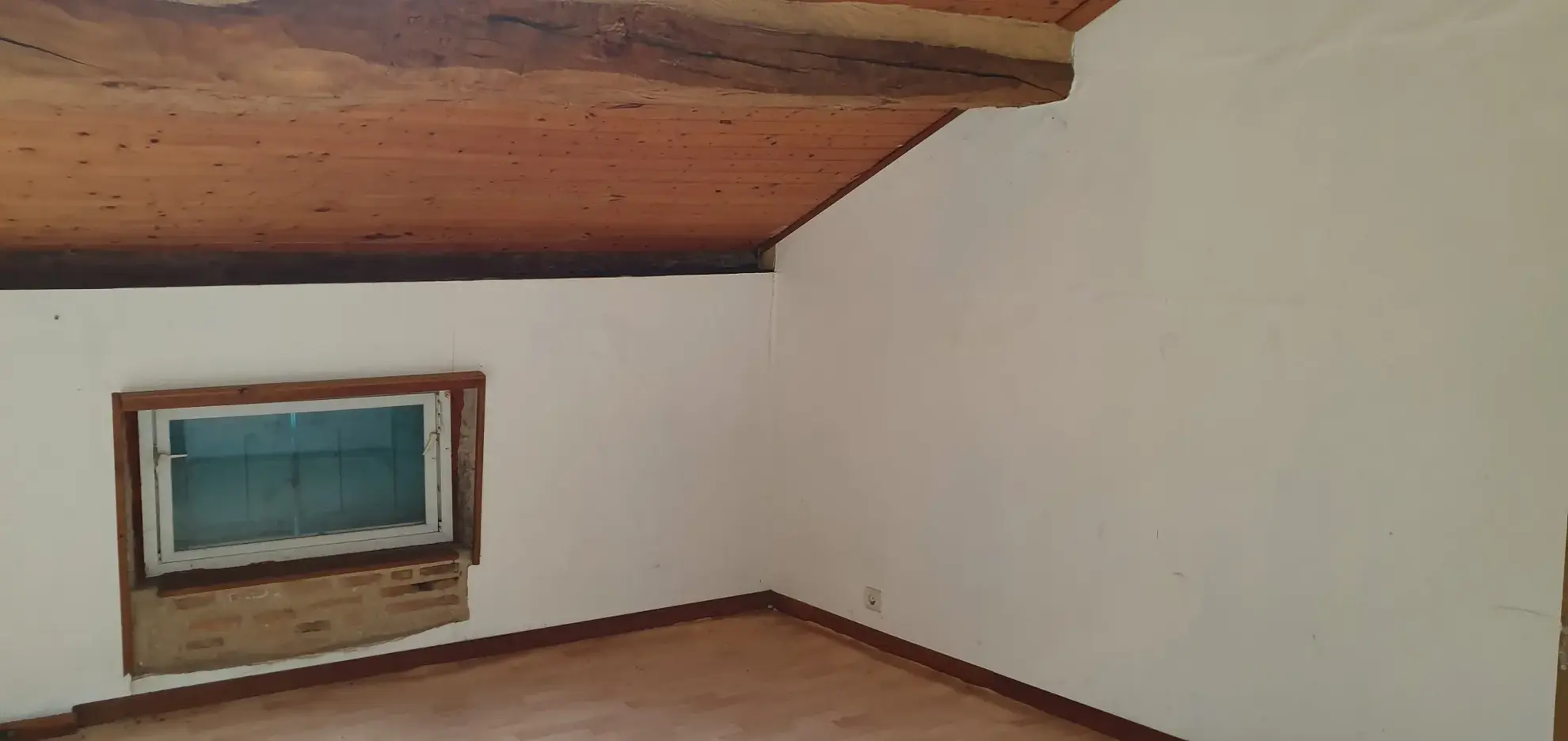 Maison ancienne à rénover à Damazan avec garage et potentiel locatif 