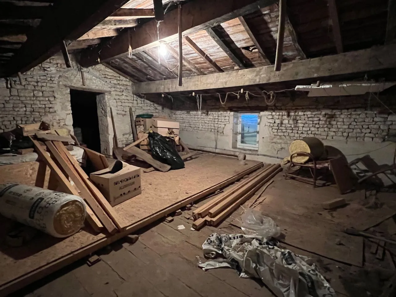 Maison à Sainte Gemme La Plaine avec jardin et dépendances 