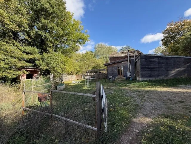 Maison indépendante avec double espace de vie et grand terrain à La Vaquerie 