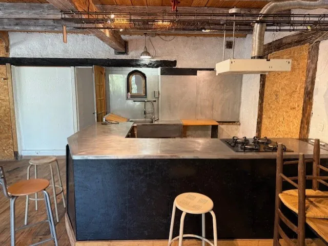 Maison indépendante avec double espace de vie et grand terrain à La Vaquerie 