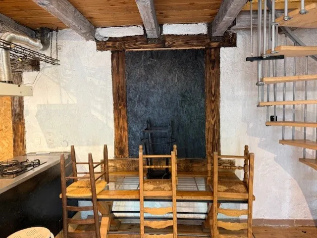 Maison indépendante avec double espace de vie et grand terrain à La Vaquerie 