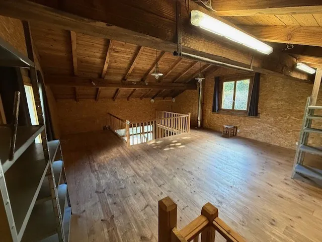 Maison indépendante avec double espace de vie et grand terrain à La Vaquerie 