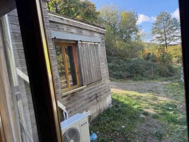 Maison indépendante avec double espace de vie et grand terrain à La Vaquerie 