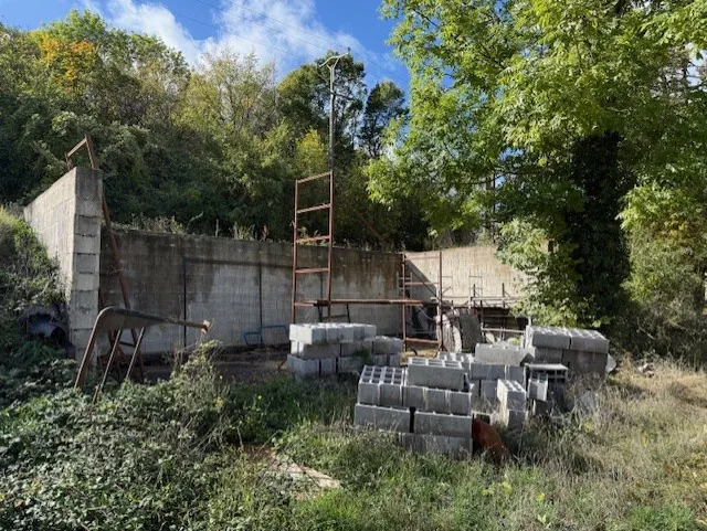 Maison indépendante avec double espace de vie et grand terrain à La Vaquerie 
