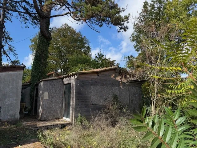 Maison indépendante avec double espace de vie et grand terrain à La Vaquerie 