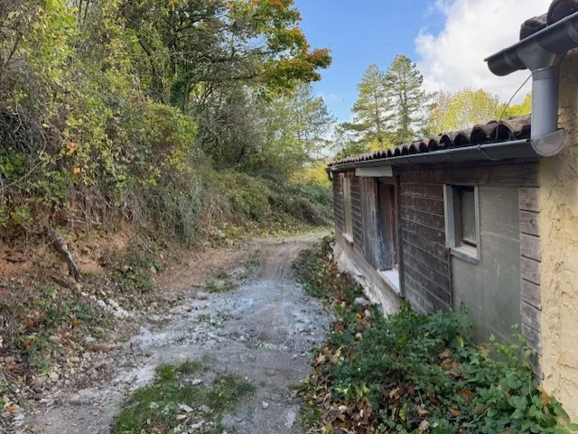 Maison indépendante avec double espace de vie et grand terrain à La Vaquerie 