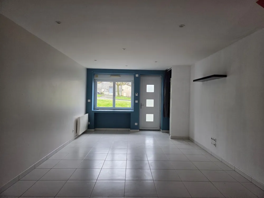 Maison de bourg avec cour et dépendance à Chaumes en Retz 