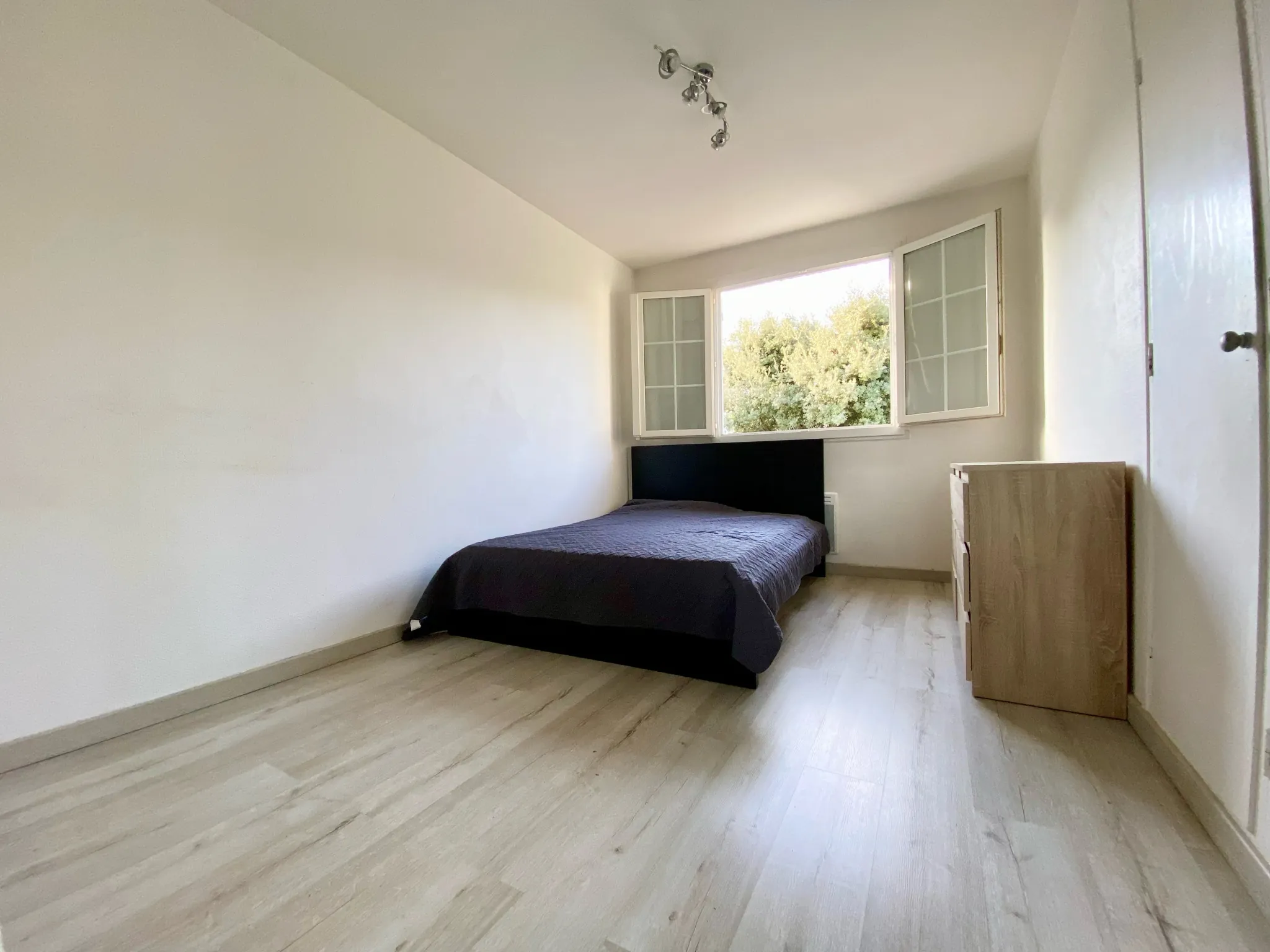Appartement lumineux avec terrasse à Montpellier – Quartier calme et recherché 