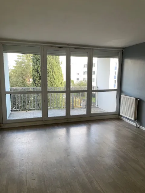 Appartement 2 pièces de 58 m² avec balcon, parking et cave au Bouscat