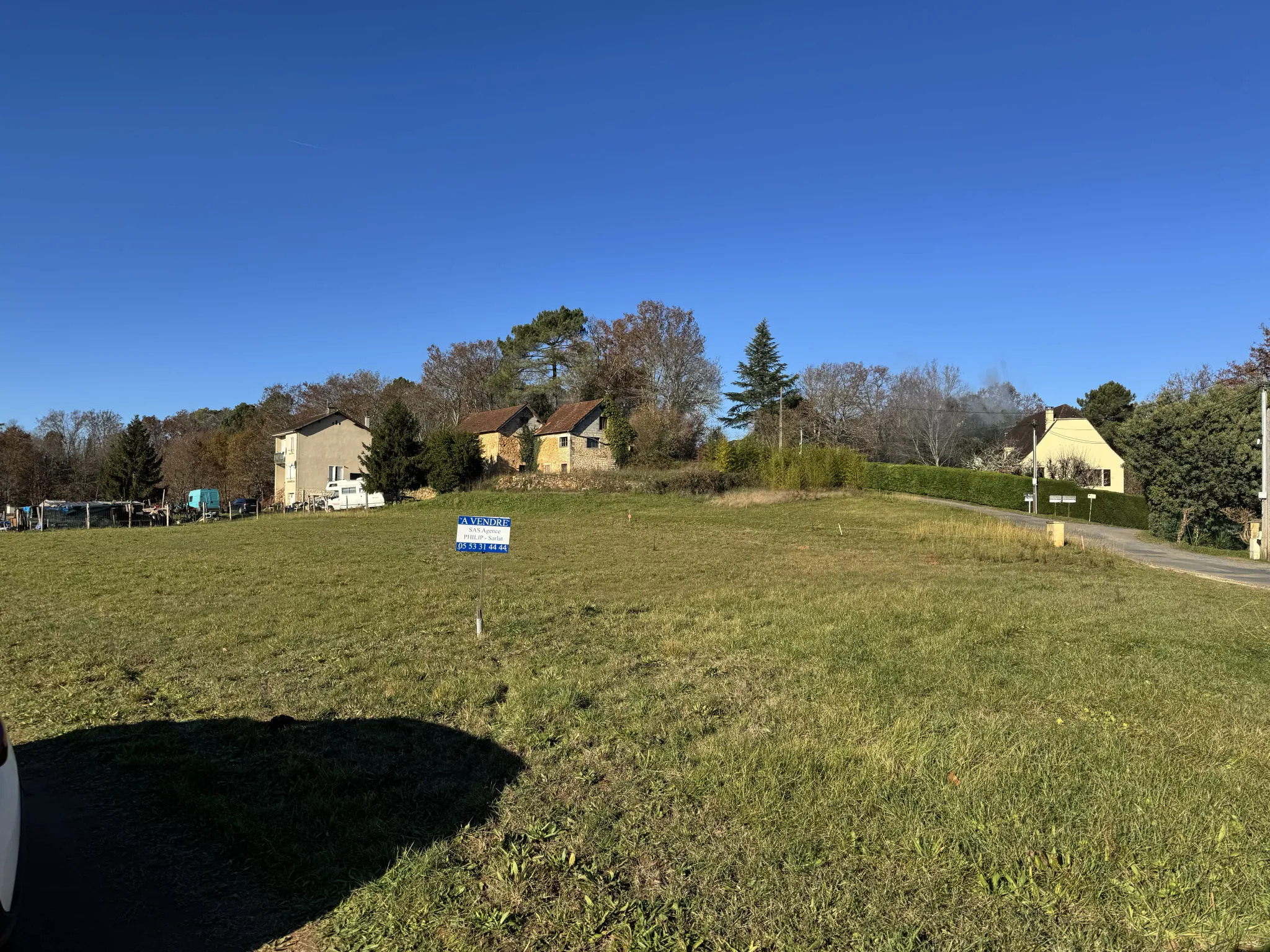 Terrain plat constructible à Carsac - Investir ou construire dans la Dordogne