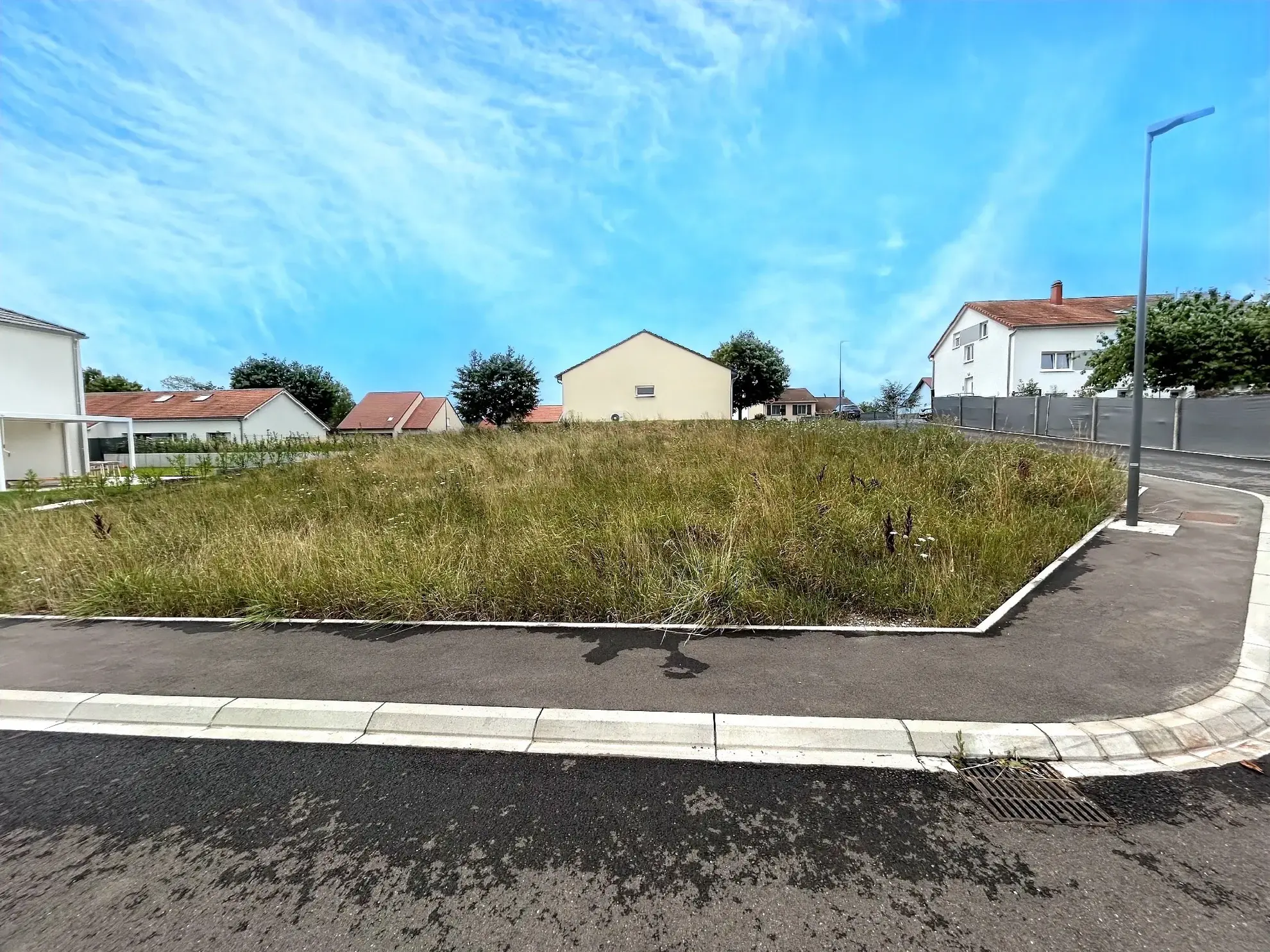 A vendre terrain constructible de 554 m² à Faulquemont, calme et proche commodités