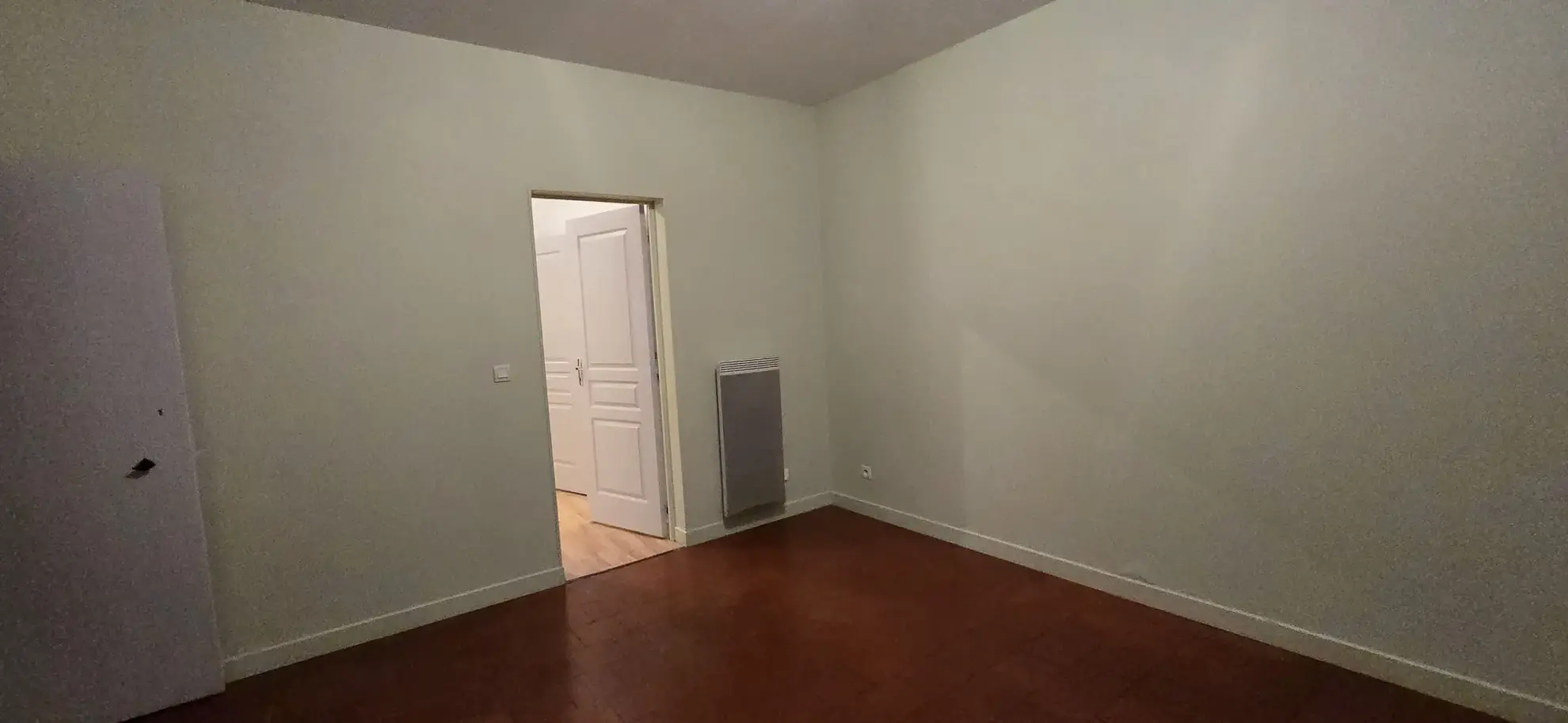 Maison de ville à Oucques la Nouvelle, plain-pied, proche commerces et écoles 