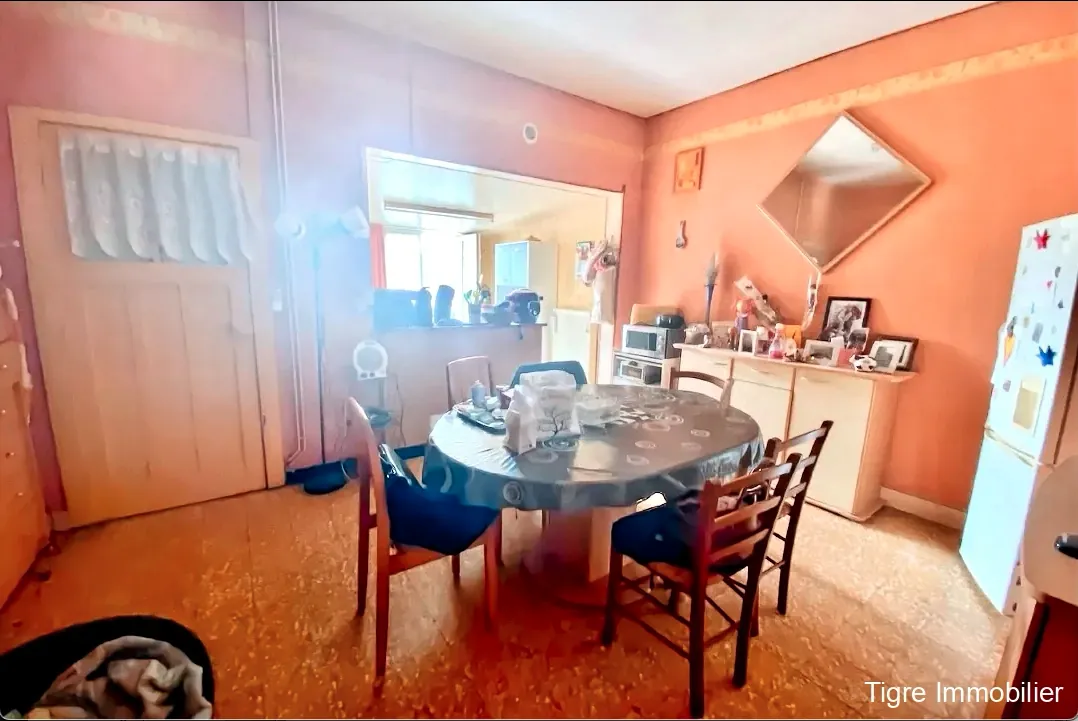 Maison à rénover avec terrain à Feignies - Opportunité d'investissement 