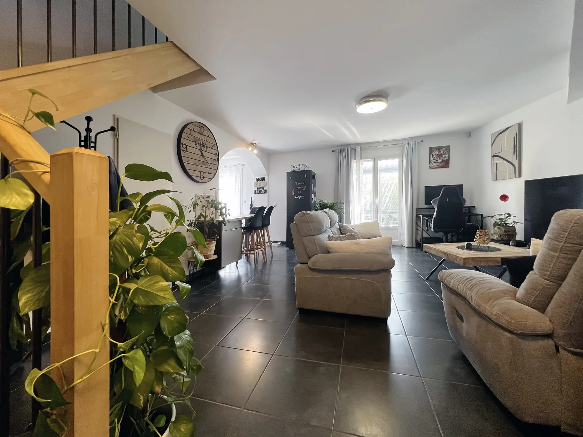 Maison récente 3 chambres avec jardin et panneaux solaires à Le Pontet