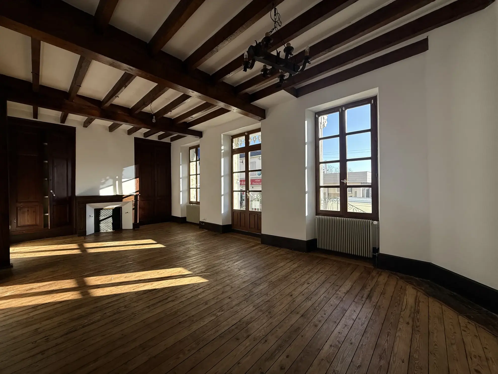 Belle maison ancienne avec annexe, jardin et potentiel à Gondrin 