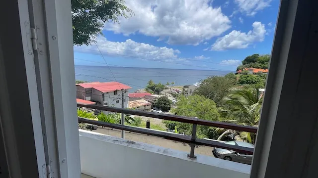 Vente appartement F3 avec vue mer à Schoelcher – Résidence sécurisée 