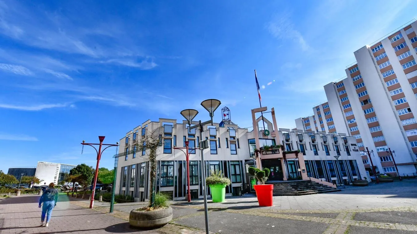 Appartement T3 rénové de 67m² à Canteleu avec cave et proximité commerces 