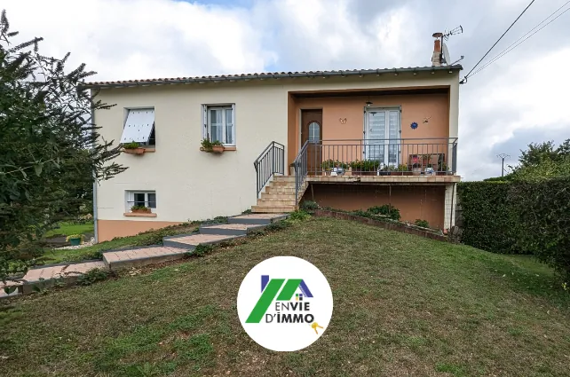 Maison familiale à Coulon dans le Marais Poitevin – 5 chambres, jardin clos, garage, prix 198 000 €