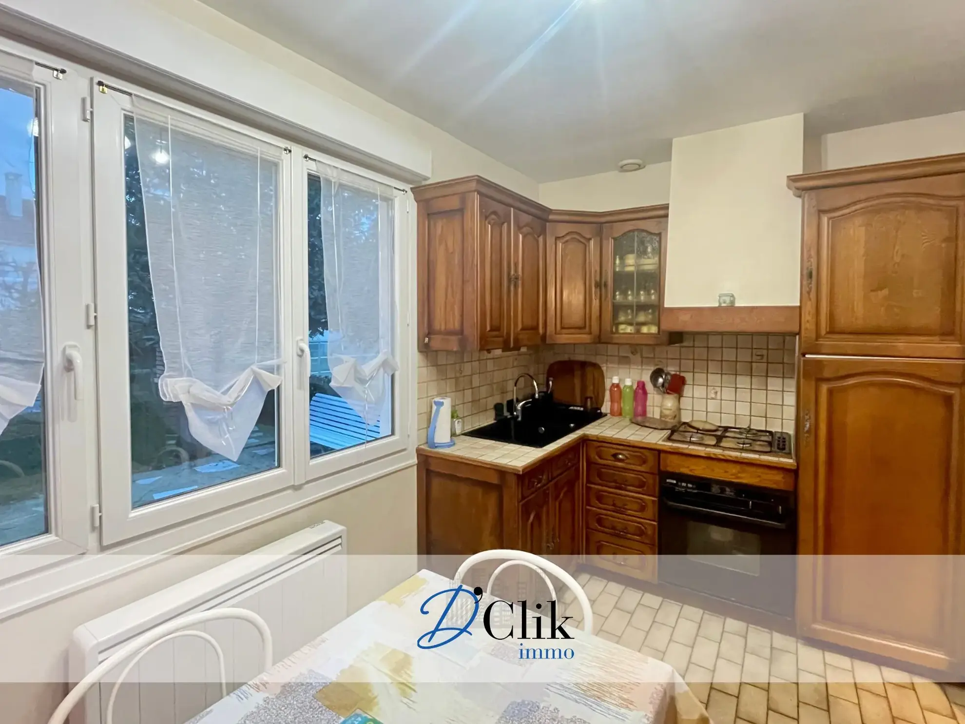 Maison plain-pied à vendre à Saint-Jean-sur-Maine avec jardin et garage 