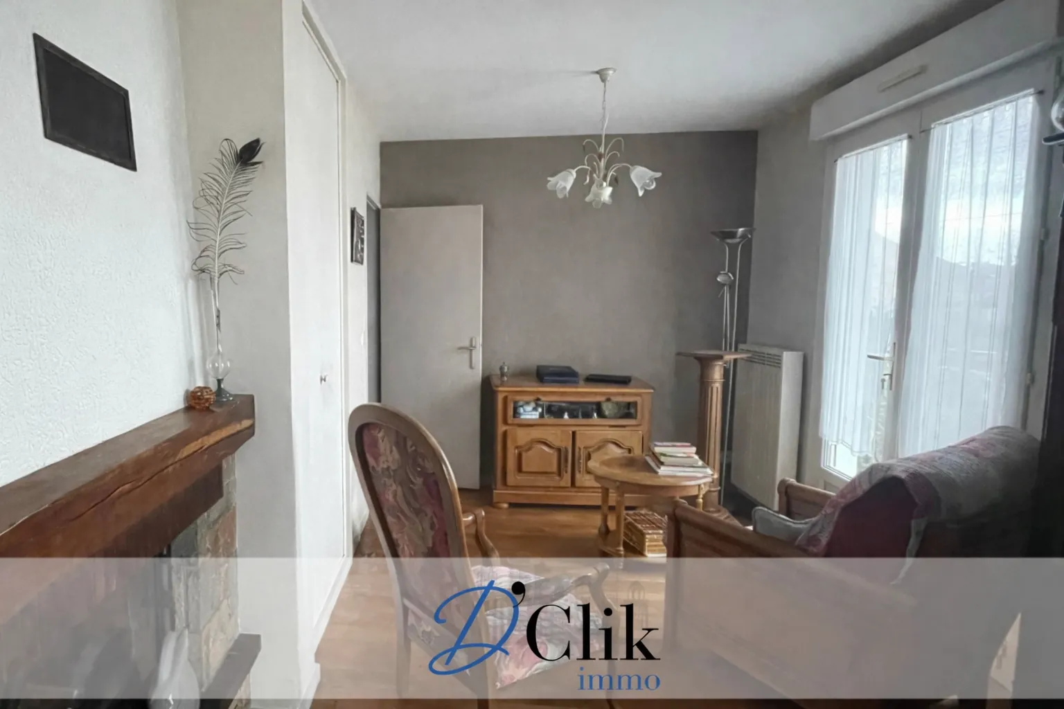 Maison plain-pied à vendre à Saint-Jean-sur-Maine avec jardin et garage 