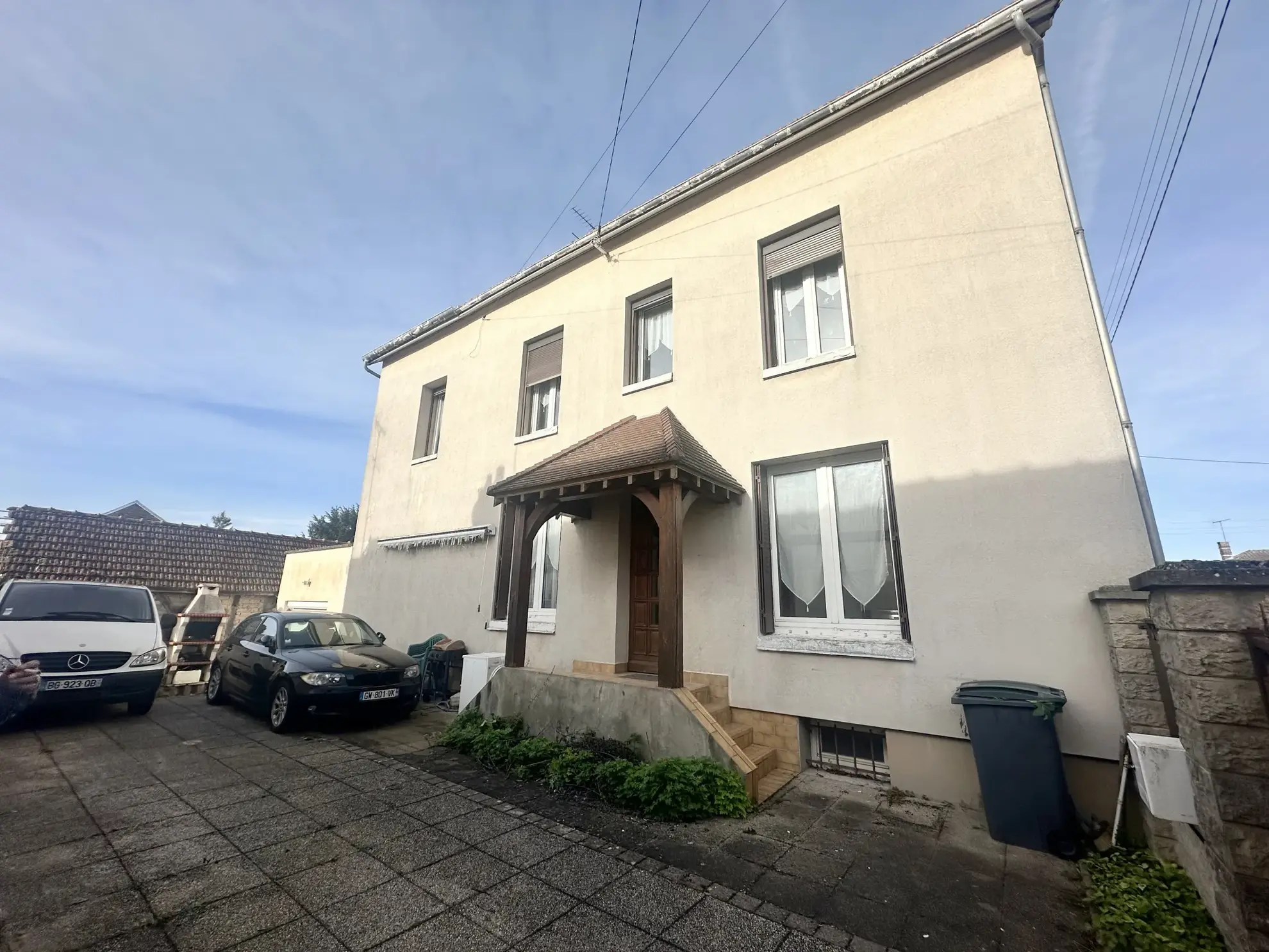 Maison ancienne à vendre près de Troyes avec garage et terrain de 200 m²