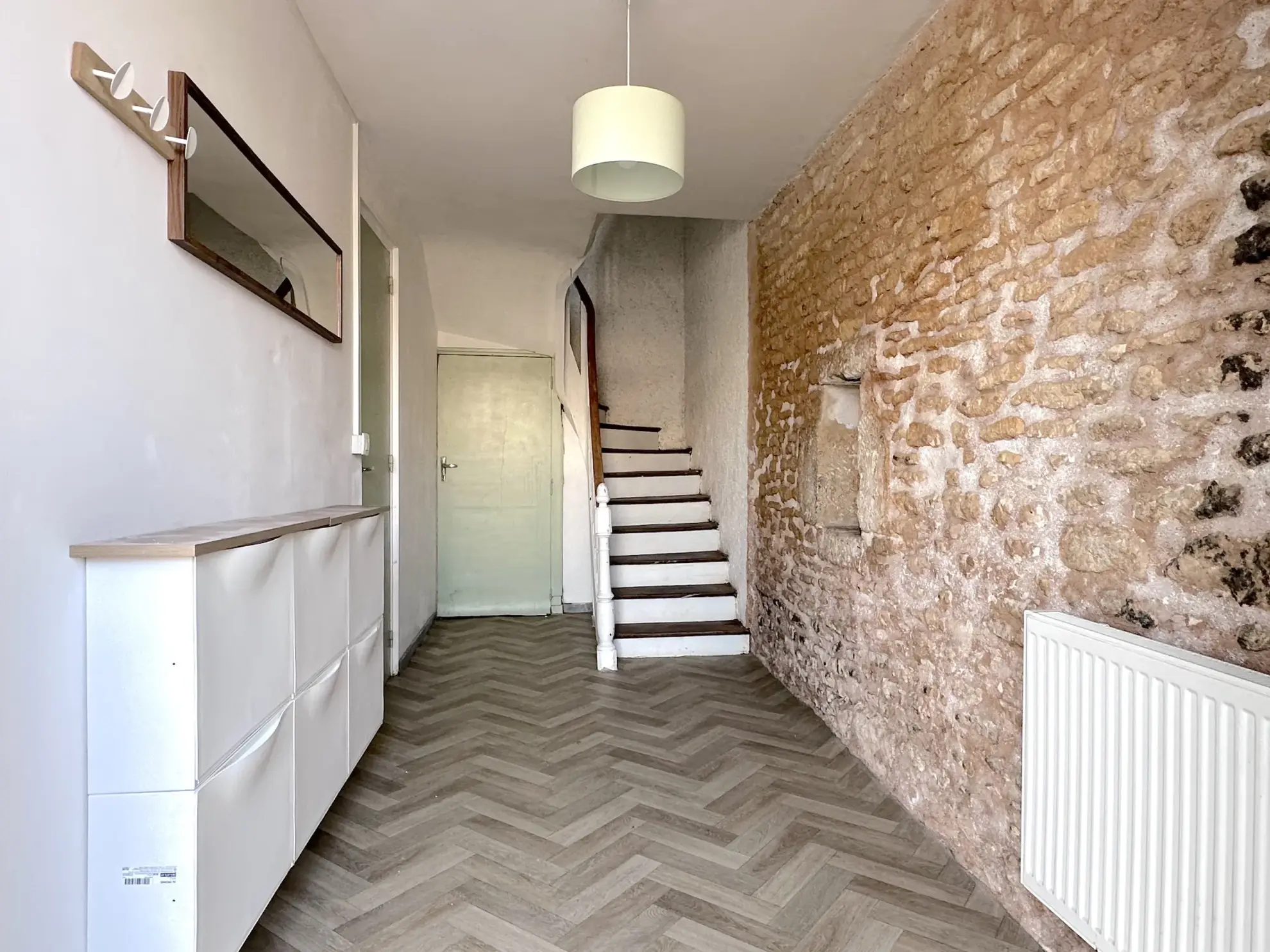 Charmante maison de ville T3 à Poitiers avec garage et potentiel d'investissement 