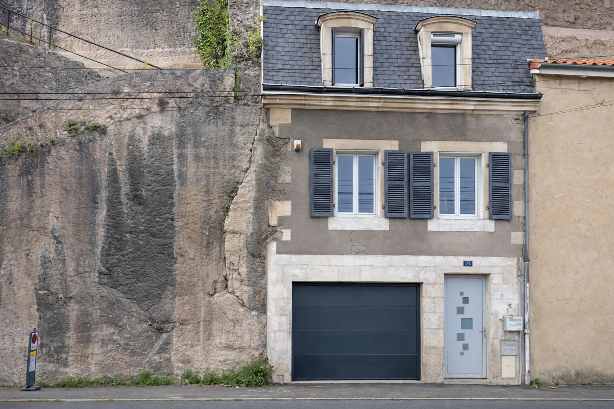 Charmante maison de ville T3 à Poitiers avec garage et potentiel d'investissement