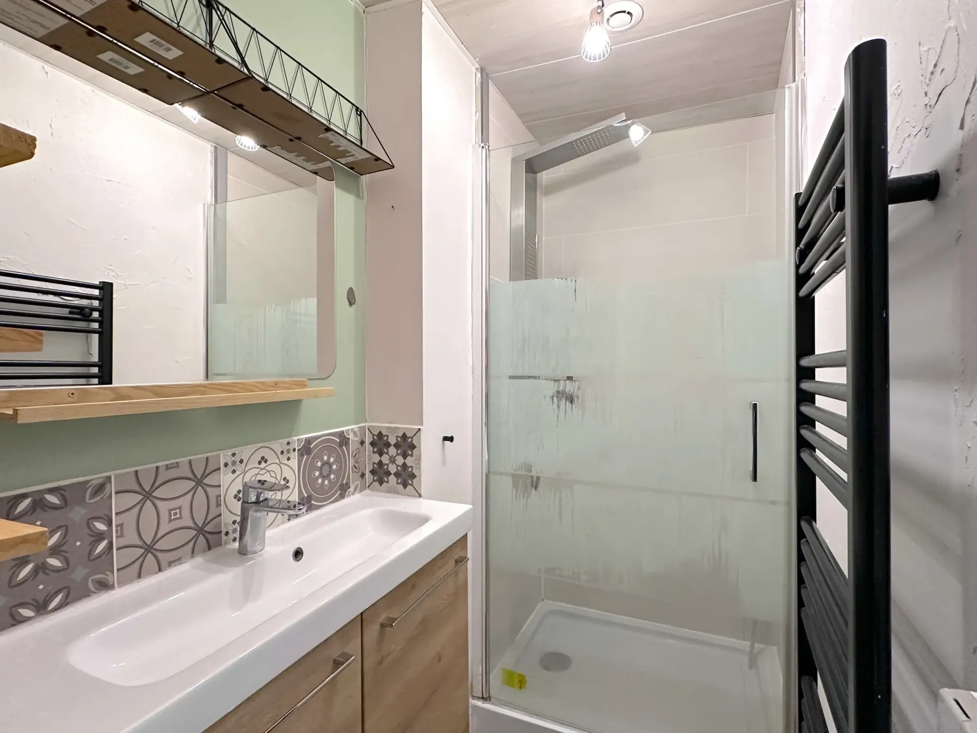 Charmante maison de ville T3 à Poitiers avec garage et potentiel d'investissement 