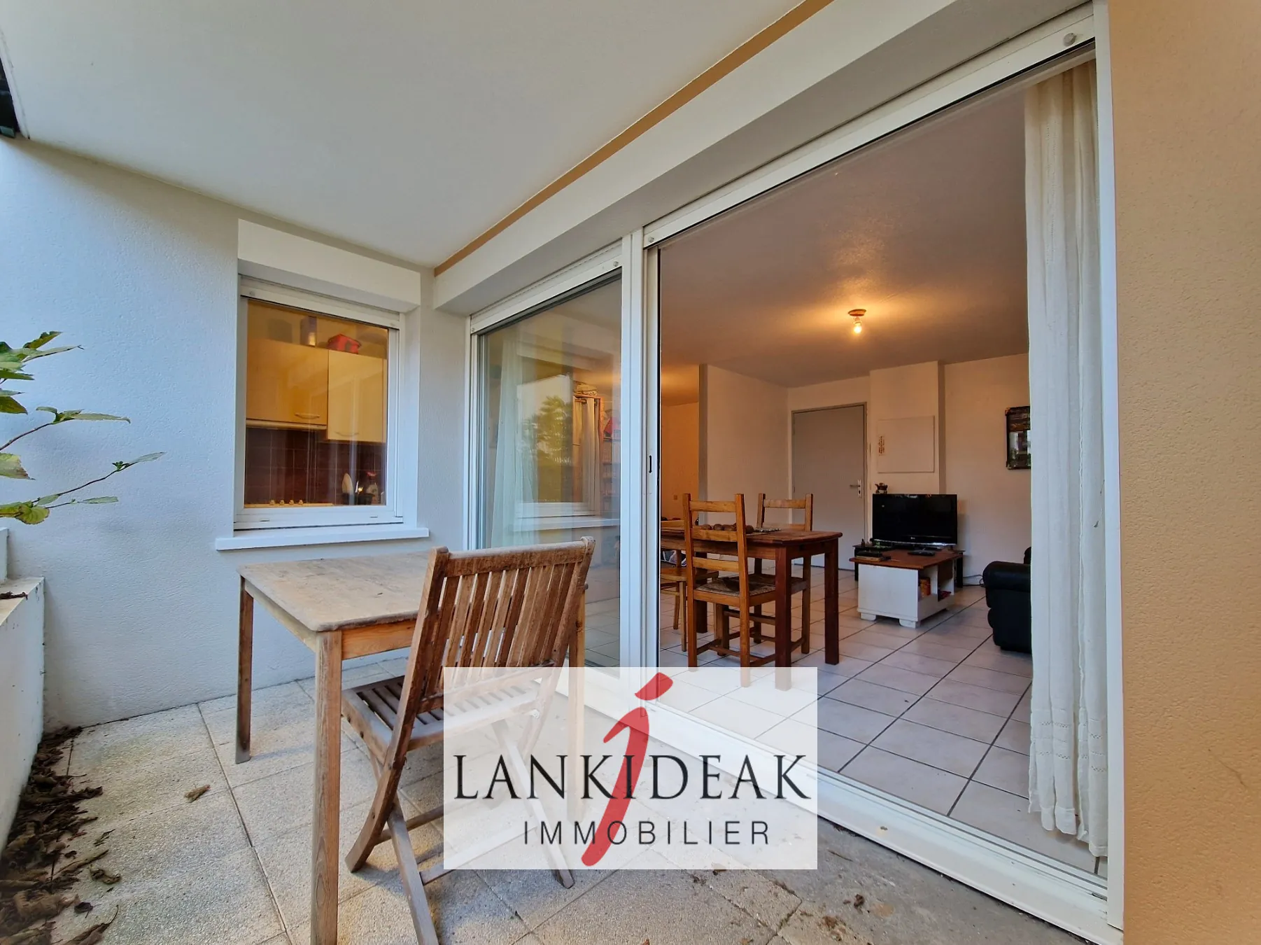 Appartement T1 bis de 33 m² avec terrasse, cave et parking à Bayonne 