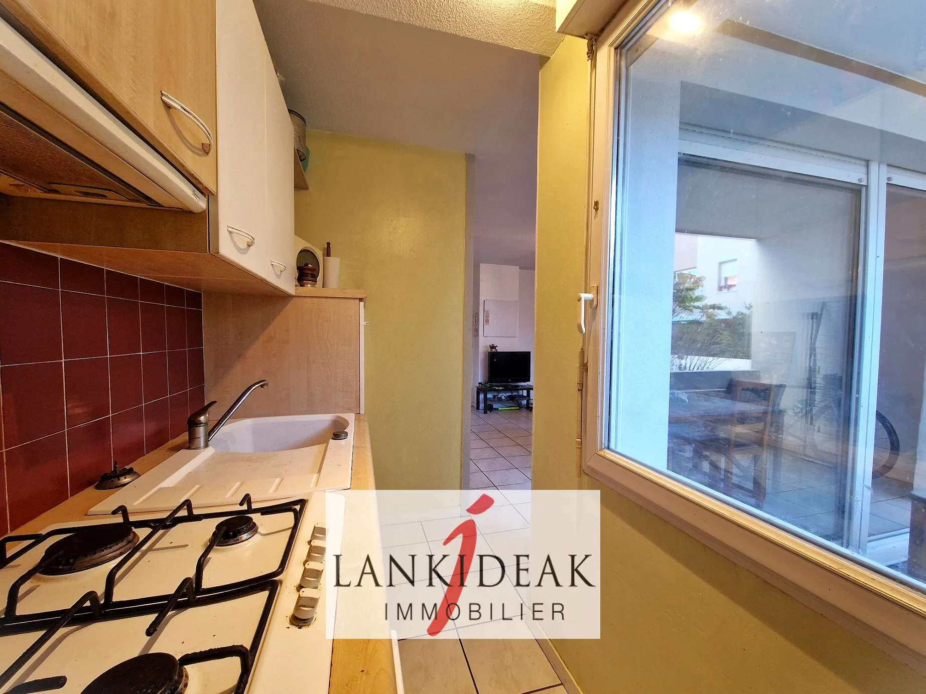 Appartement T1 bis de 33 m² avec terrasse, cave et parking à Bayonne 