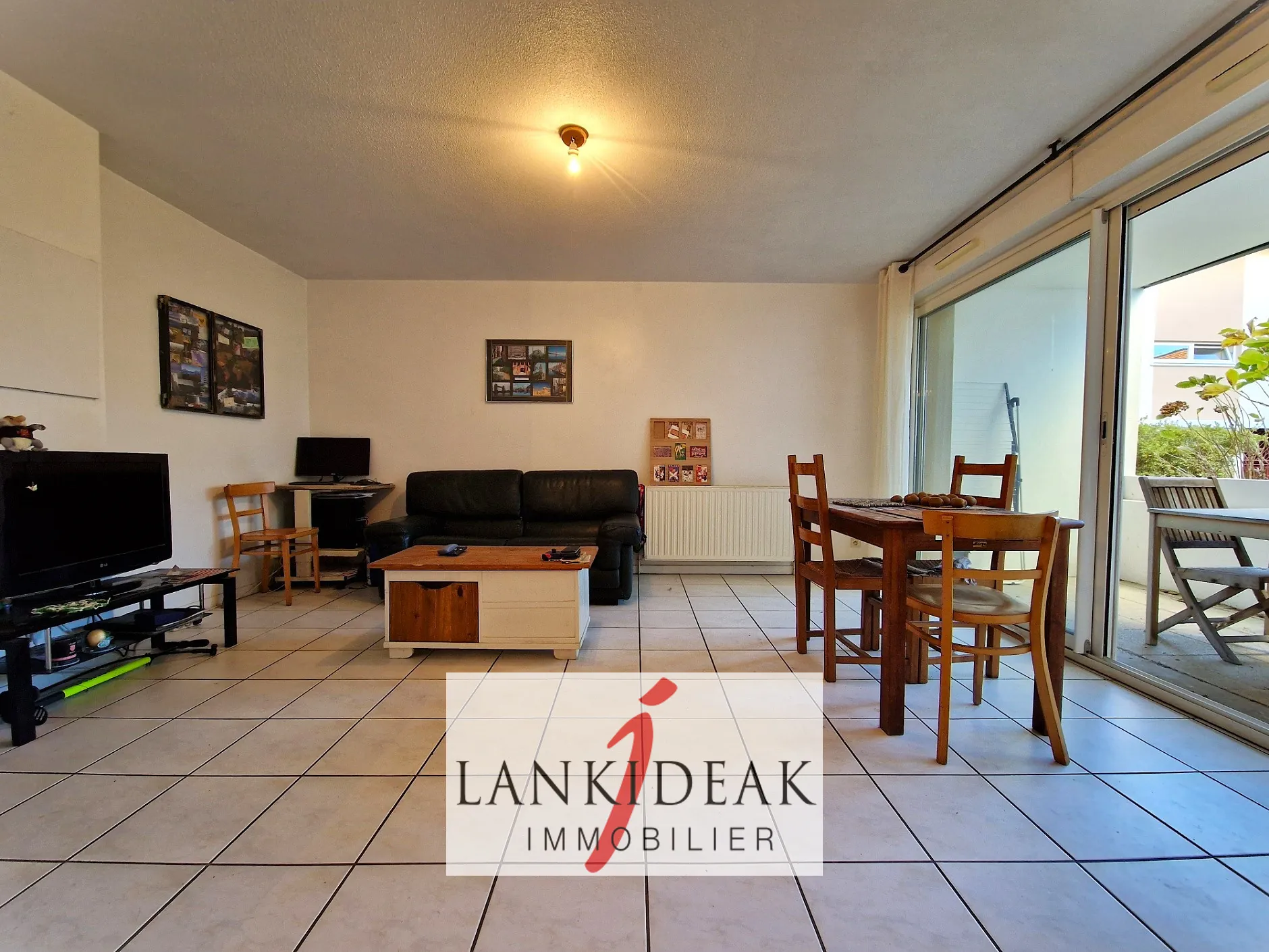 Appartement T1 bis de 33 m² avec terrasse, cave et parking à Bayonne 