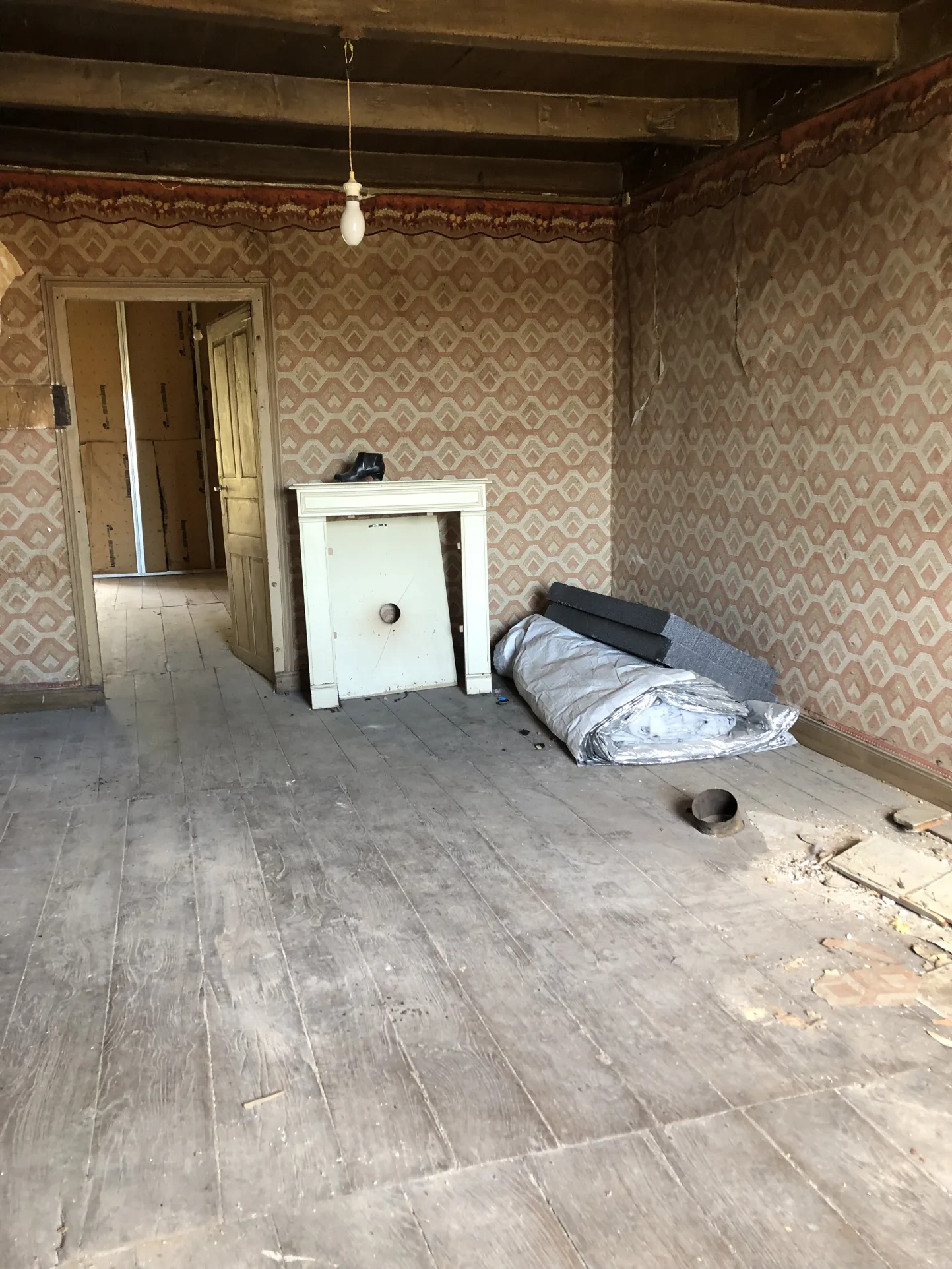 Maison de village à vendre à Champagne-Mouton - résidence avec potentiel 