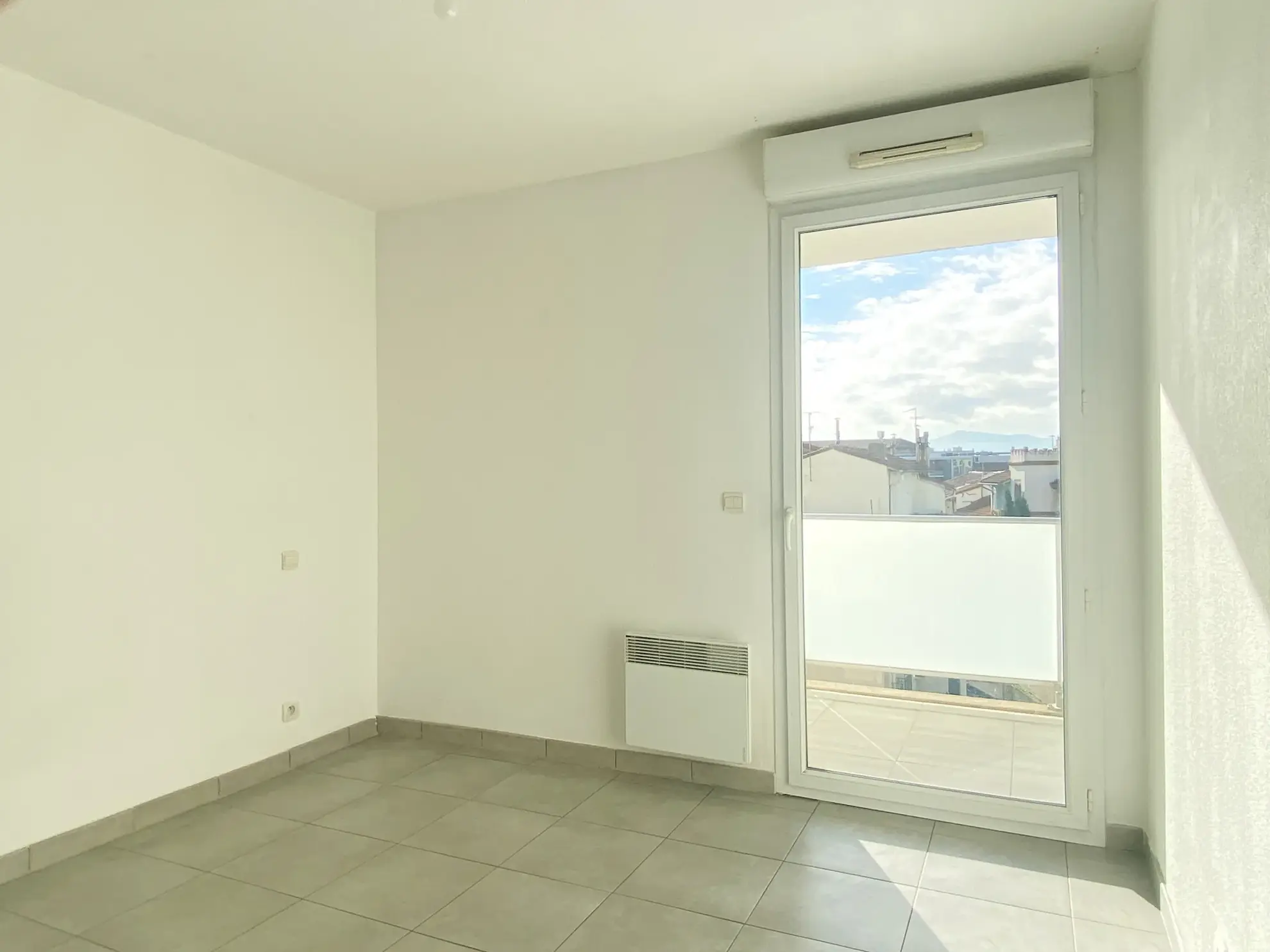 Appartement 3 pièces avec terrasse à vendre à Perpignan – Dernier étage 