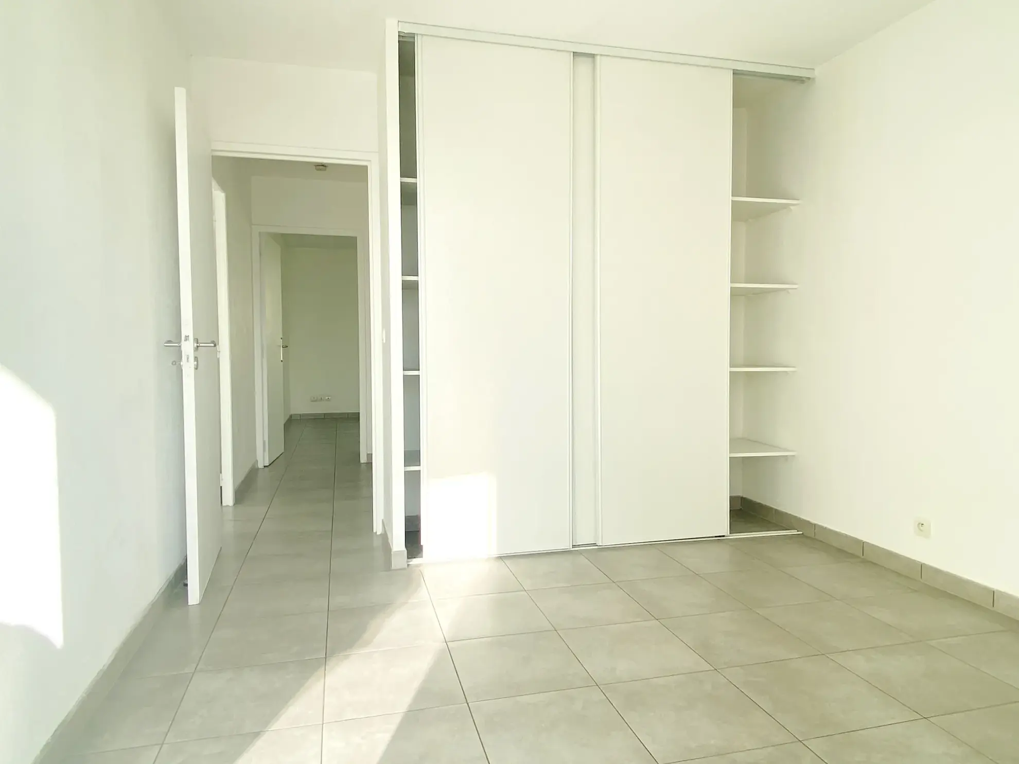Appartement 3 pièces avec terrasse à vendre à Perpignan – Dernier étage 