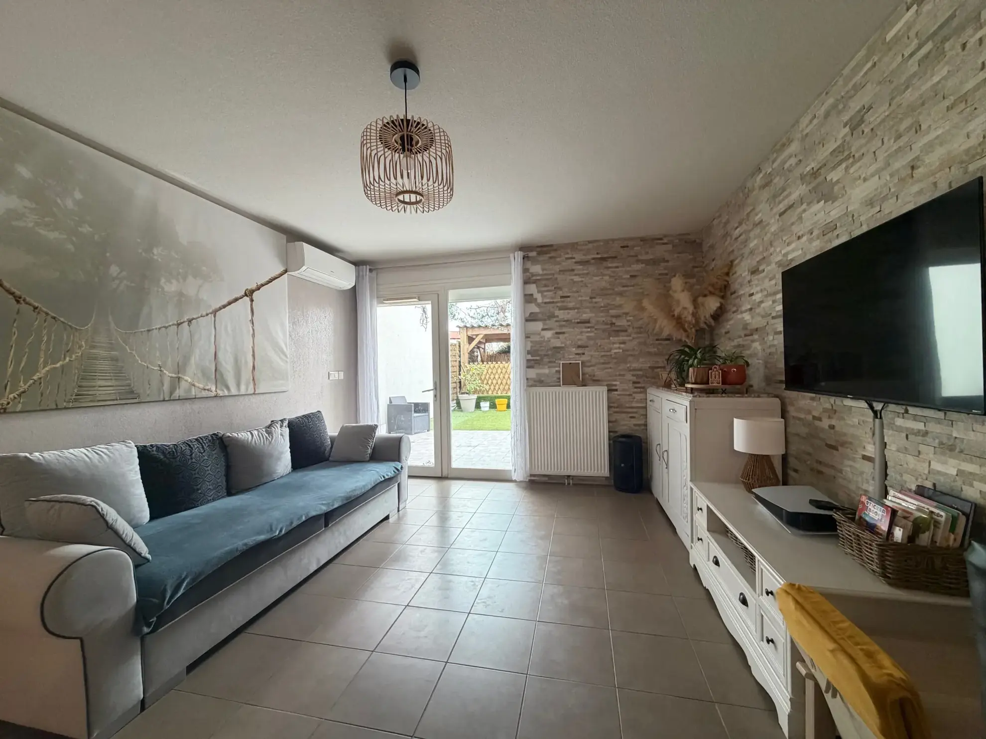 Maison F3 à Mireval avec jardin, garage et parking - 72 m², style récent 