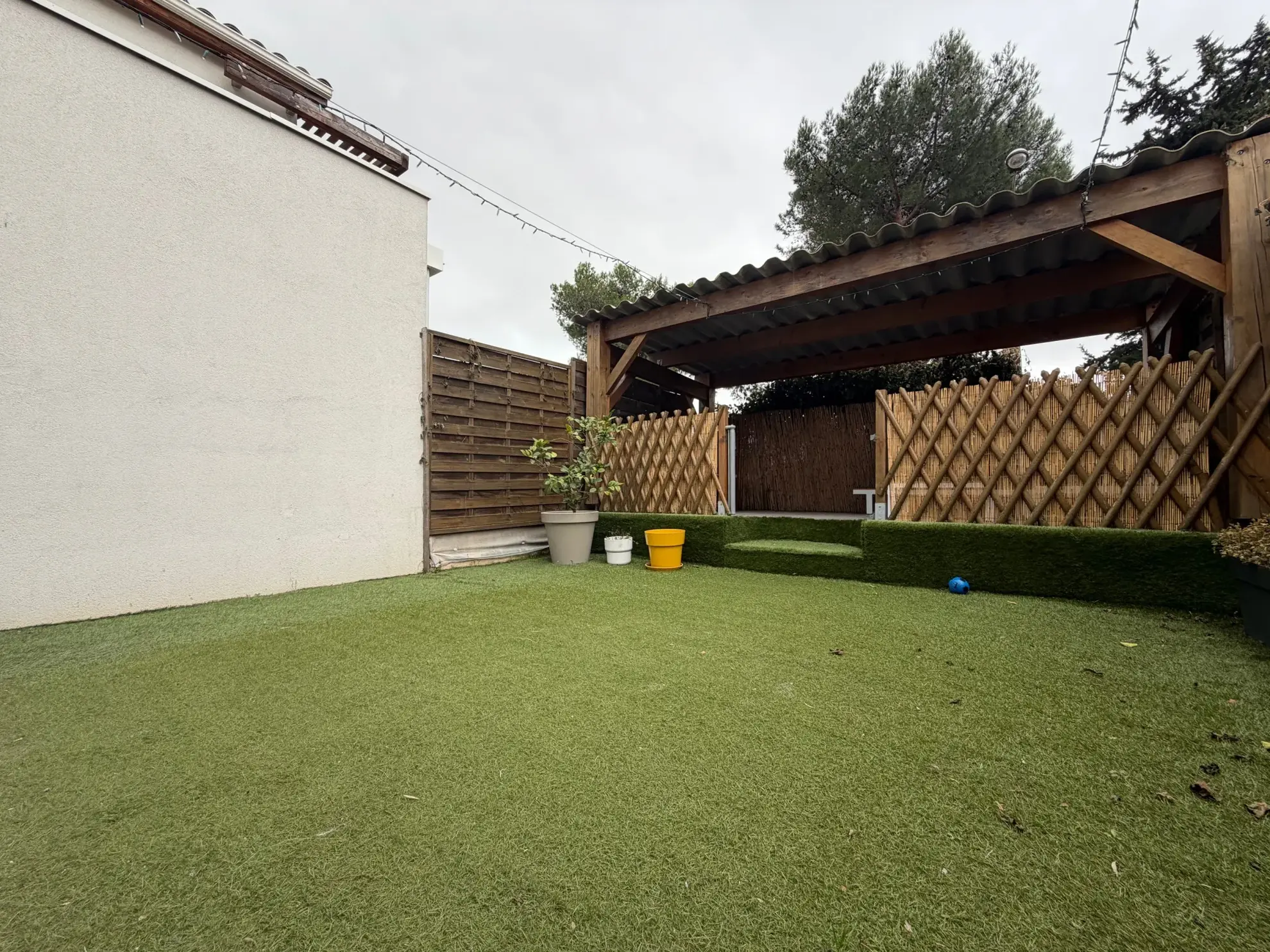 Maison F3 à Mireval avec jardin, garage et parking - 72 m², style récent