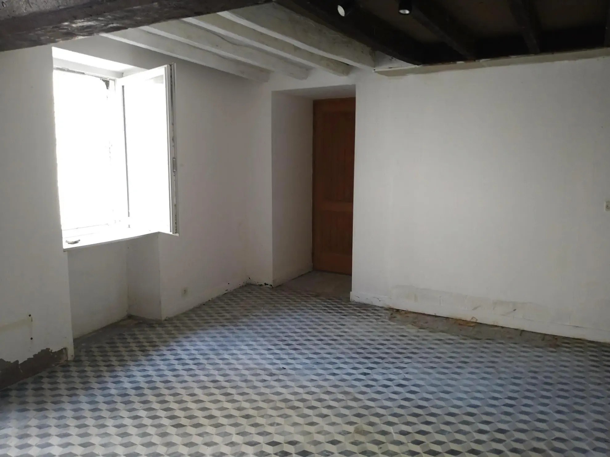 Maison de village de 67 m² à rénover à Javron-lès-Chapelles 