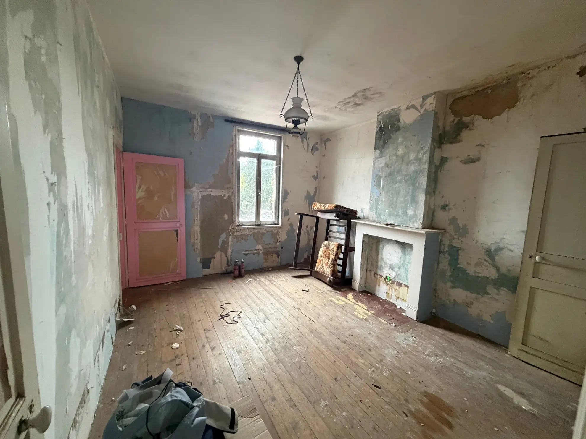 Ensemble immobilier à Wallers avec deux maisons et hangar – Opportunité d'investissement 