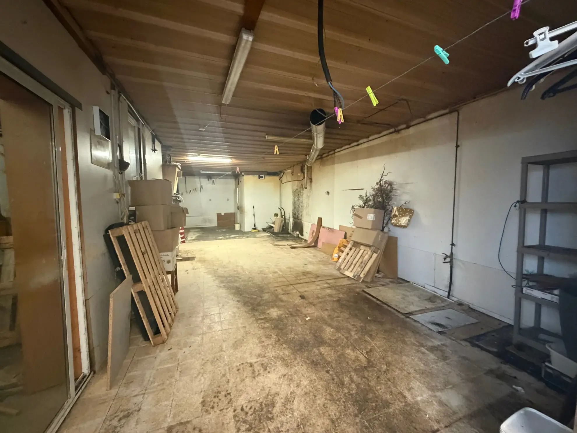 Ensemble immobilier à Wallers avec deux maisons et hangar – Opportunité d'investissement 