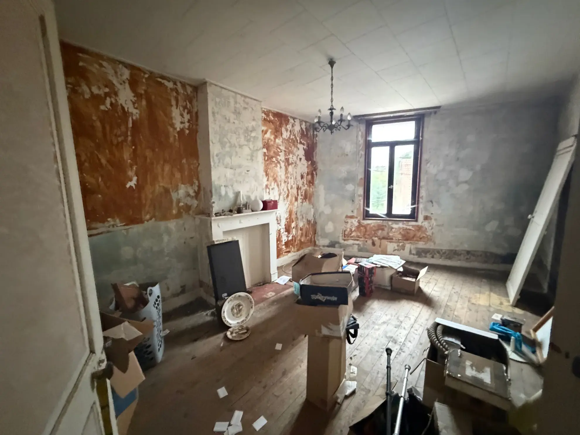 Ensemble immobilier à Wallers avec deux maisons et hangar – Opportunité d'investissement 