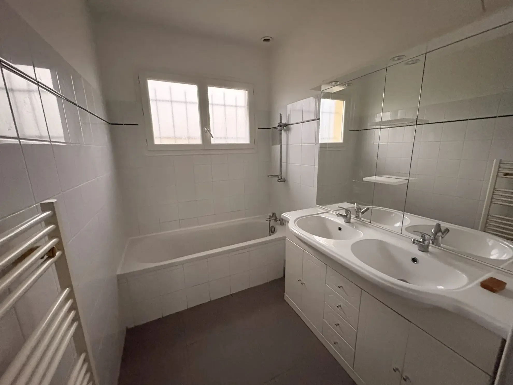 Maison récente à Dax de 90 m² avec terrain piscinable et terrasse 