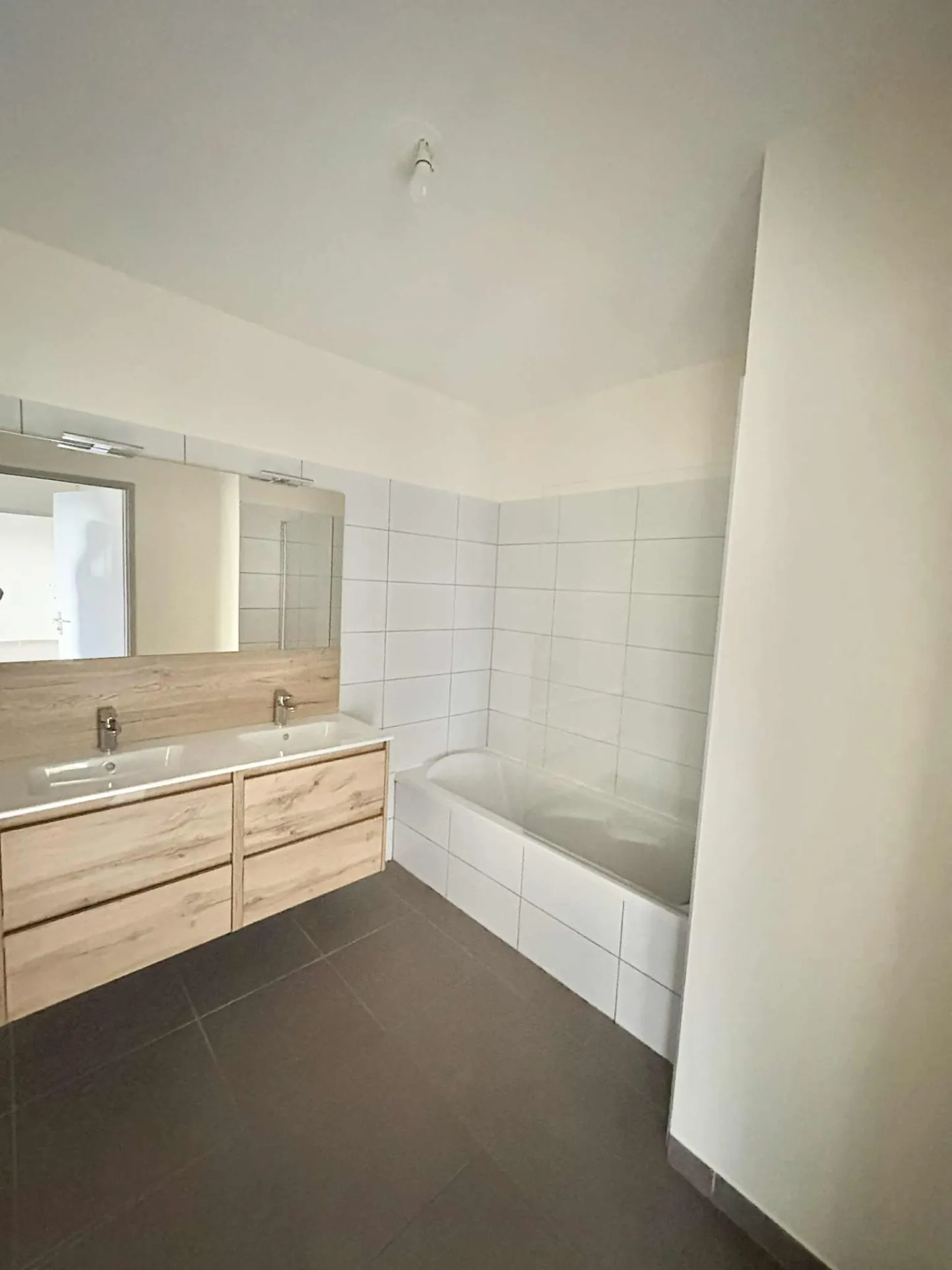 Appartement T3 avec terrasse à Clermont-Ferrand proche du stade Marcel Michelin 