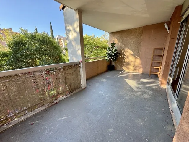 Vente Appartement T3 avec Terrasse et Parking à Aix-en-Provence - Ouest