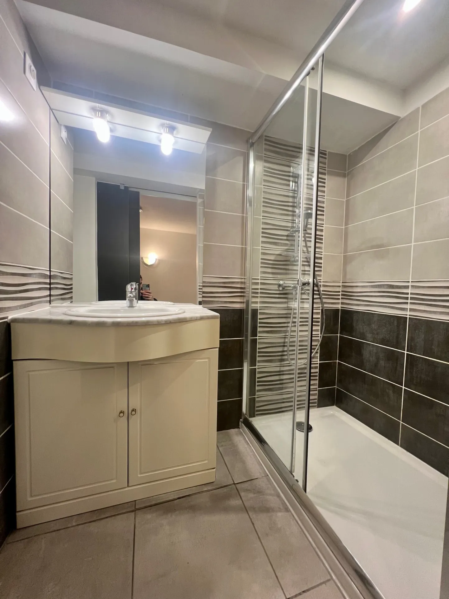 Investissement immobilier à Millau : immeuble avec deux logements à vendre 