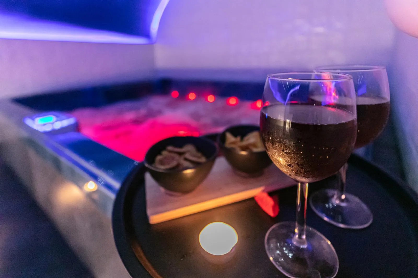 Love Room avec Jacuzzi et Sauna à Gerzat - Investissement ou Résidence Atypique 