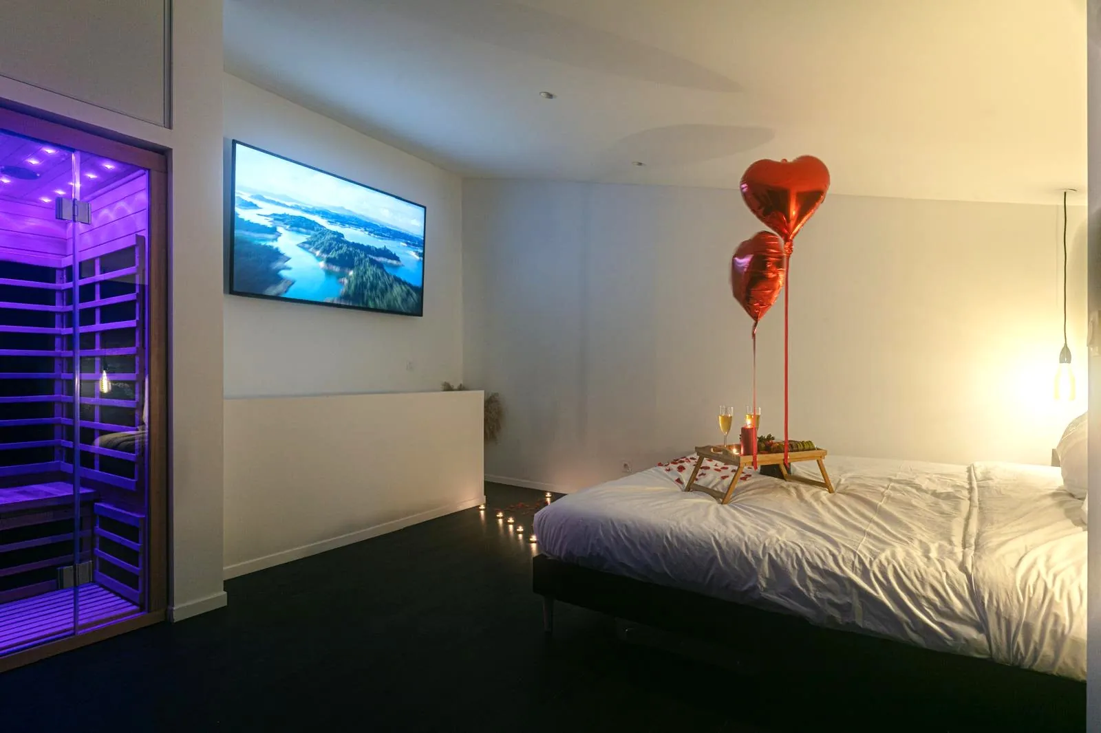 Love Room avec Jacuzzi et Sauna à Gerzat - Investissement ou Résidence Atypique 