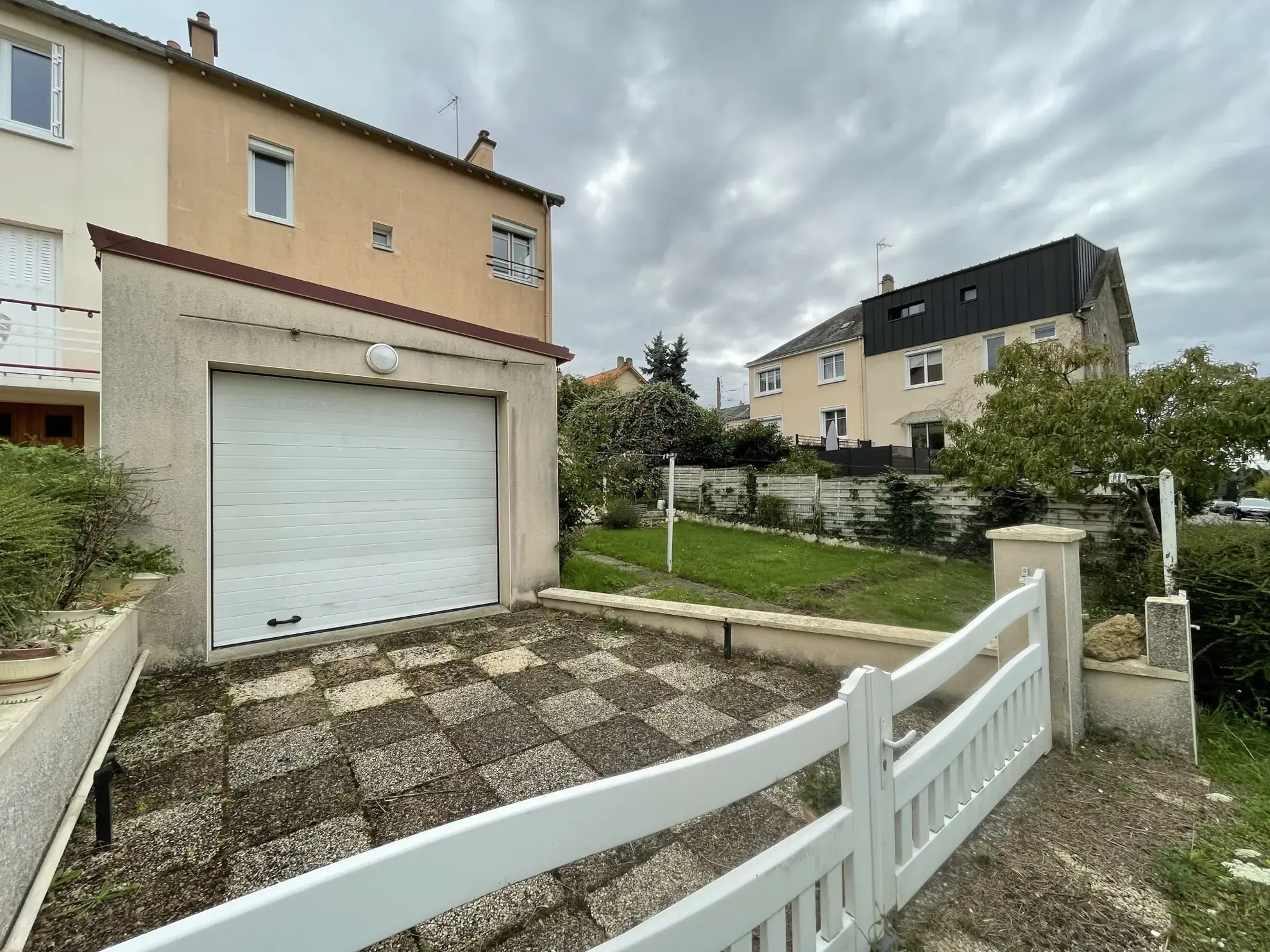 Maison semi-indépendante avec jardin et garage au Mans Prémartine 